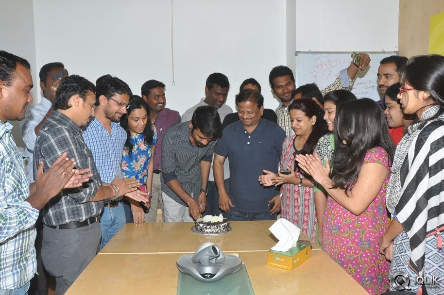 Dhanush-at-Radio-Mirchi-For-Anekudu-Movie-Promotions